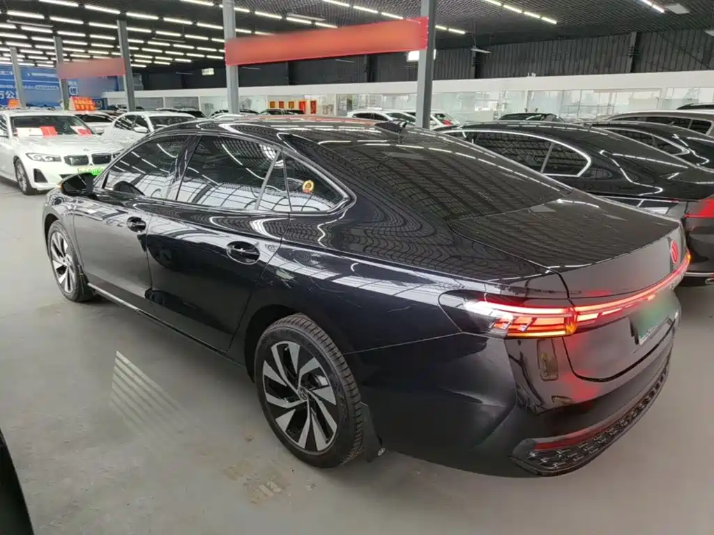 Volkswagen Passat — фото 4