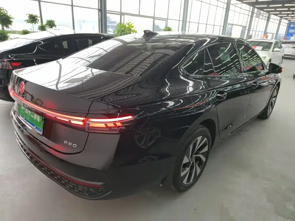 Volkswagen Passat — фото 6