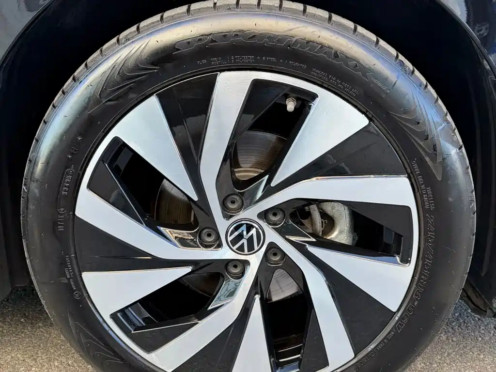 Volkswagen Passat — фото 11