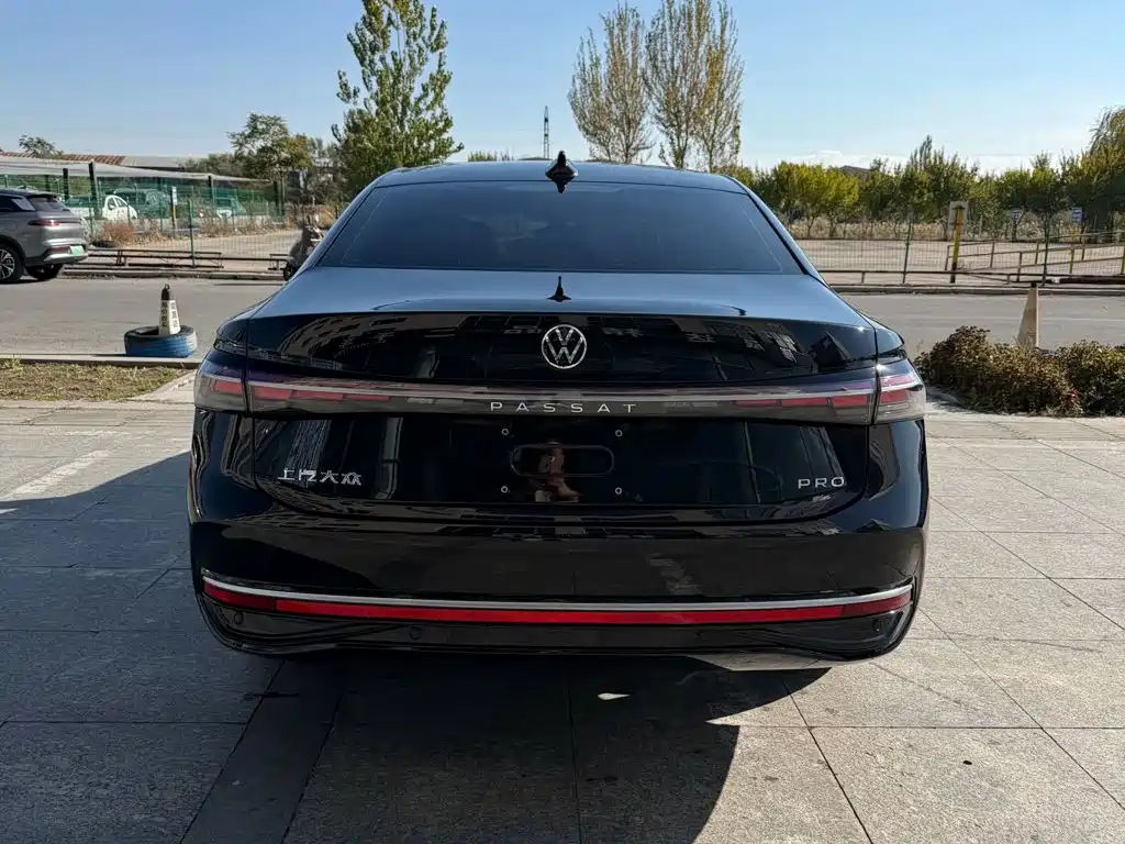 Volkswagen Passat — фото 13