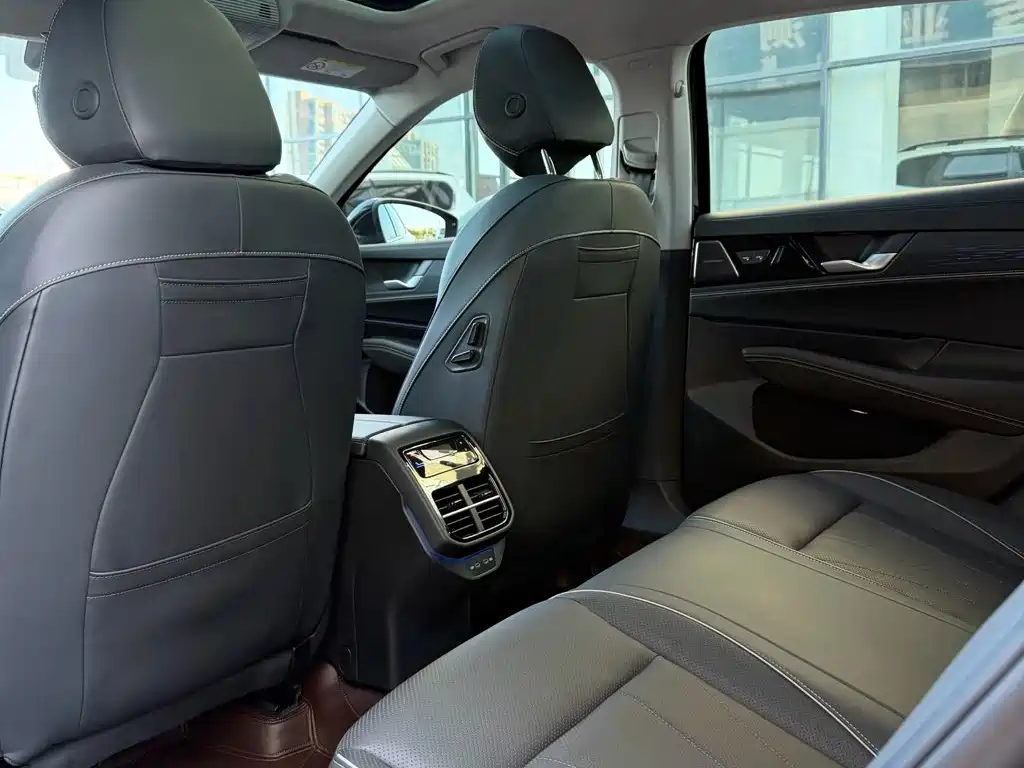 Volkswagen Passat — фото 4
