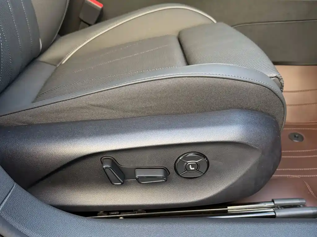 Volkswagen Passat — фото 7