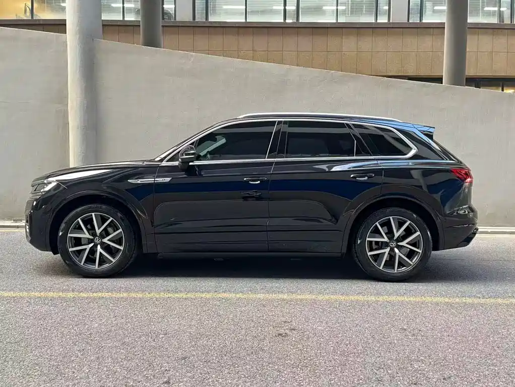 Volkswagen Touareg — фото 3