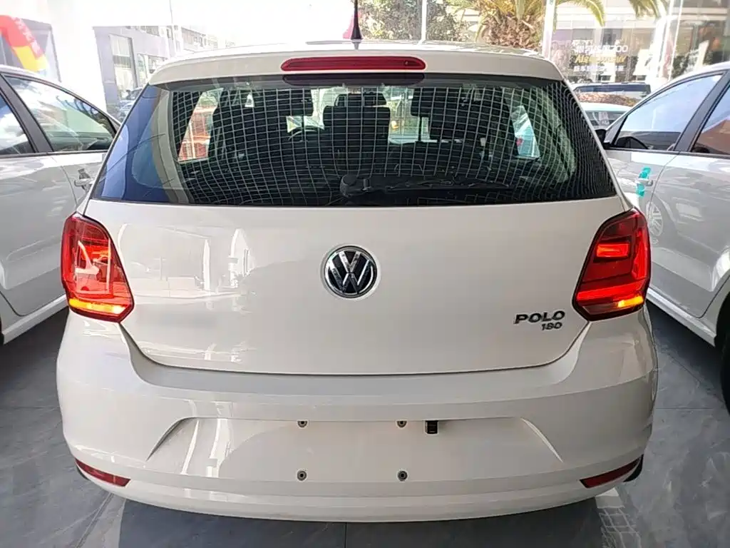 Volkswagen Polo — фото 5