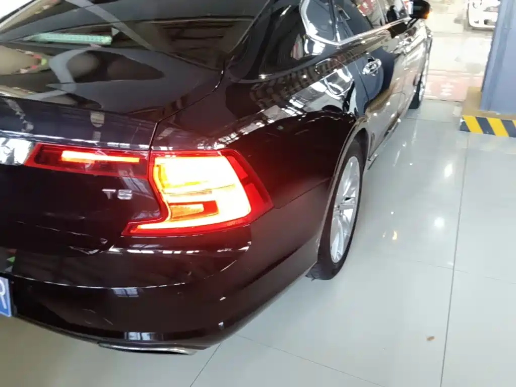 Volvo S90 — фото 7