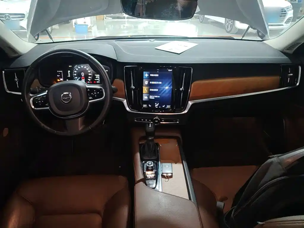 Volvo S90 — фото 9