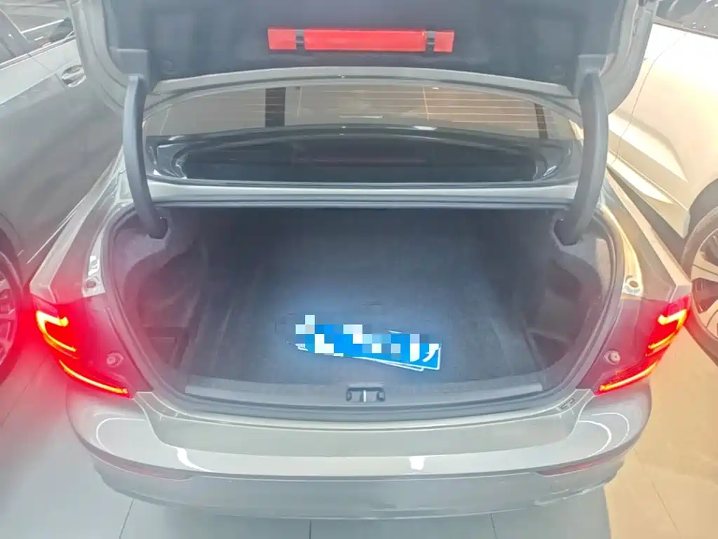 Volvo S60 — фото 18