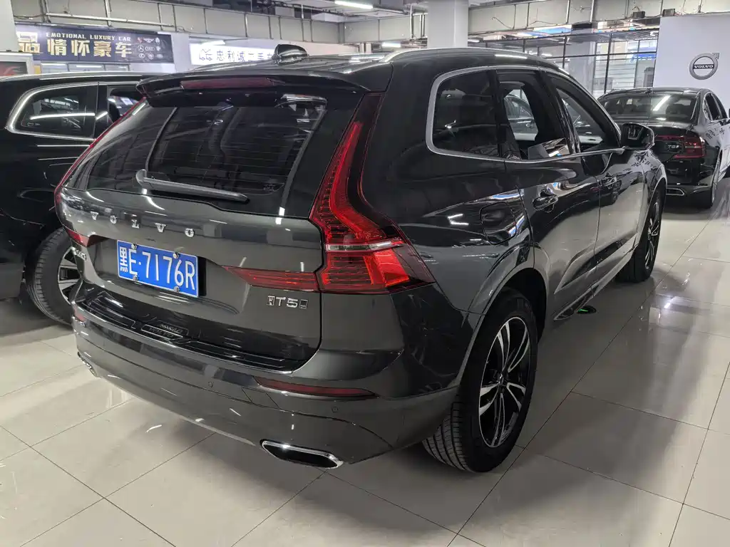 Volvo XC60 — фото 3