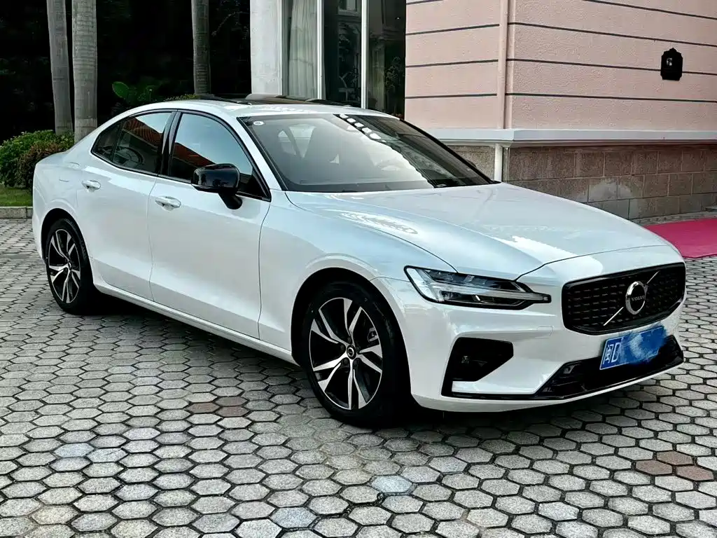 Volvo S60 — фото 3