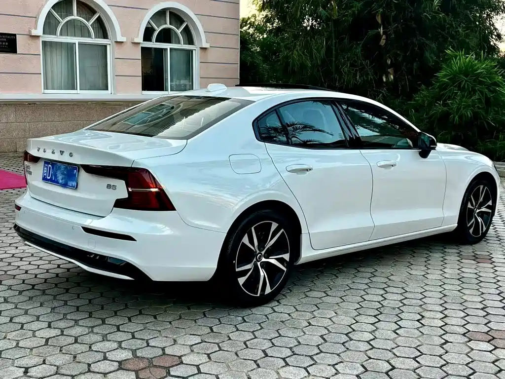 Volvo S60 — фото 4