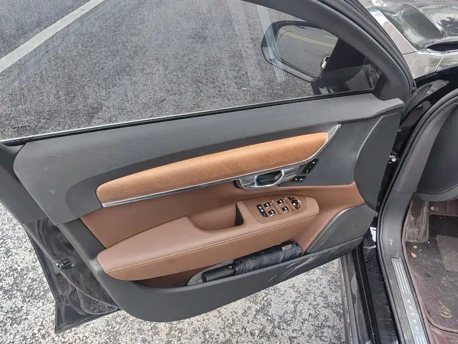 Volvo S90 — фото 7