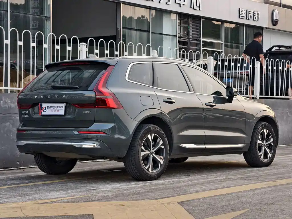 Volvo XC60 — фото 4