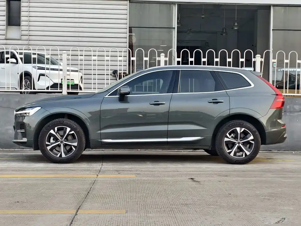 Volvo XC60 — фото 5