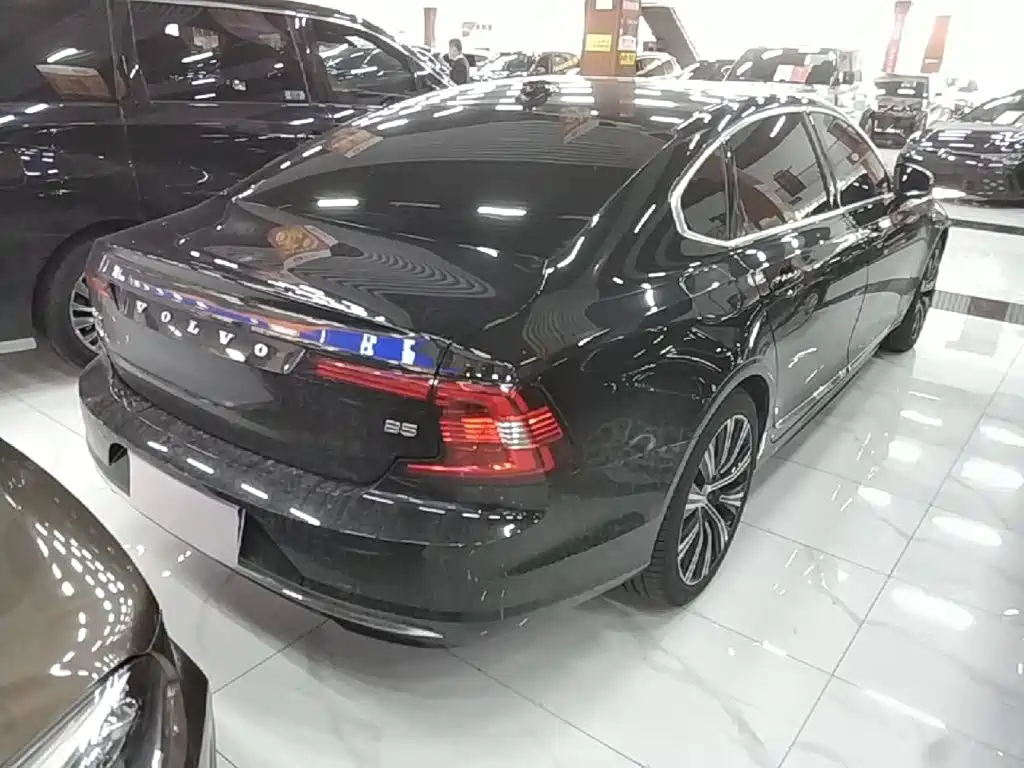 Volvo S90 — фото 6