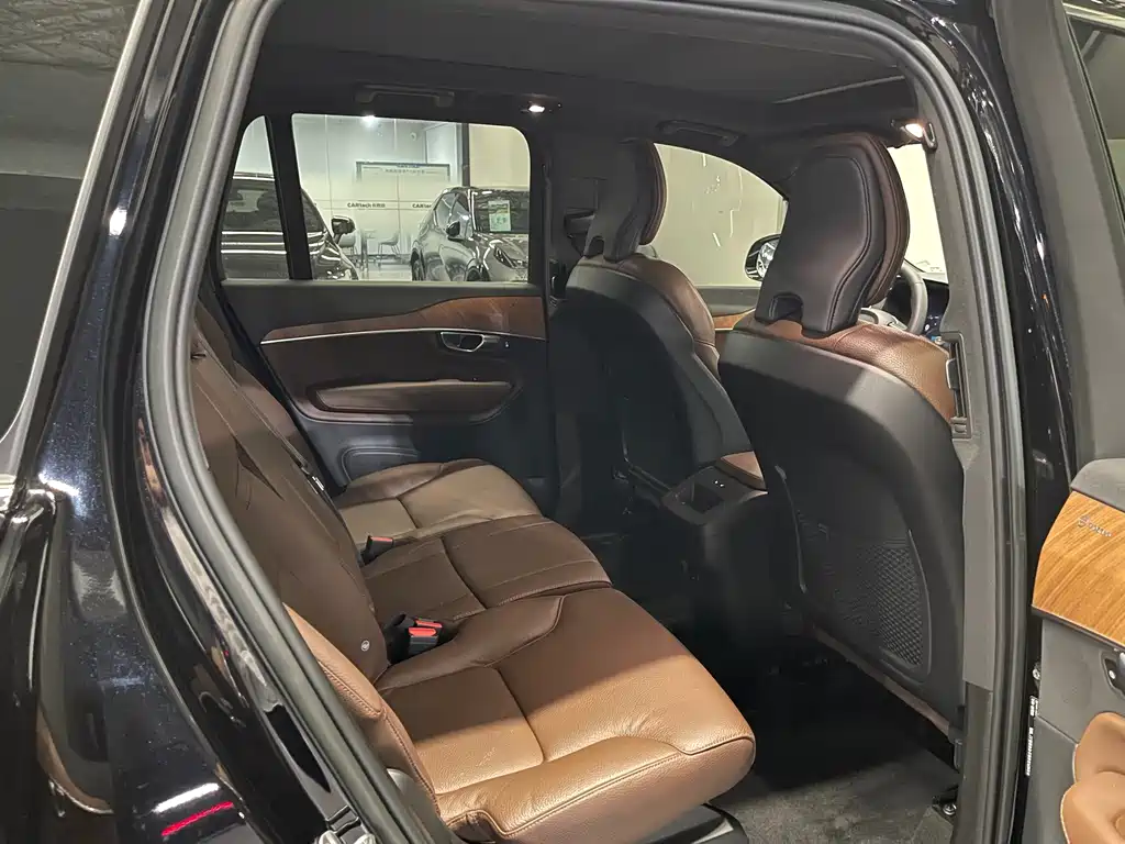 Volvo XC90 — фото 22