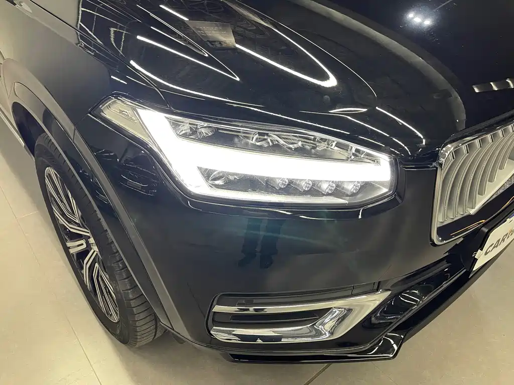 Volvo XC90 — фото 34