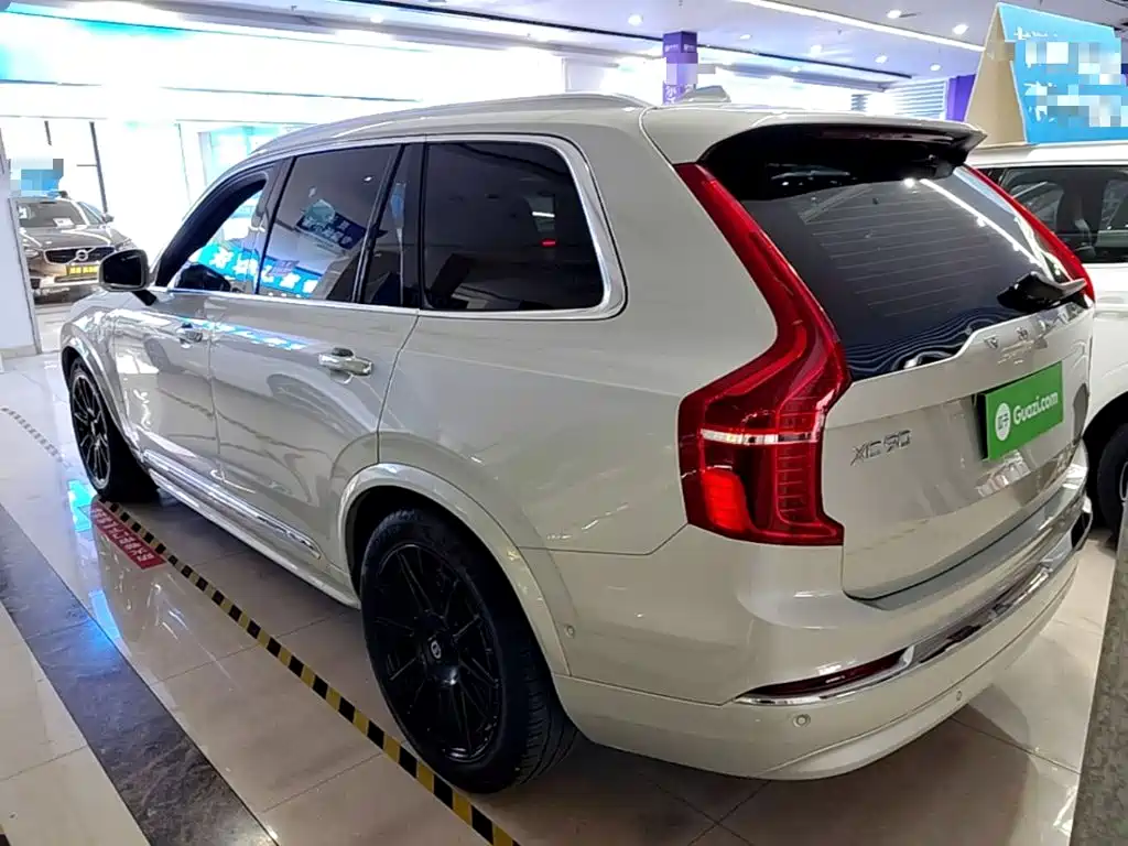 Volvo XC90 PHEV — фото 4