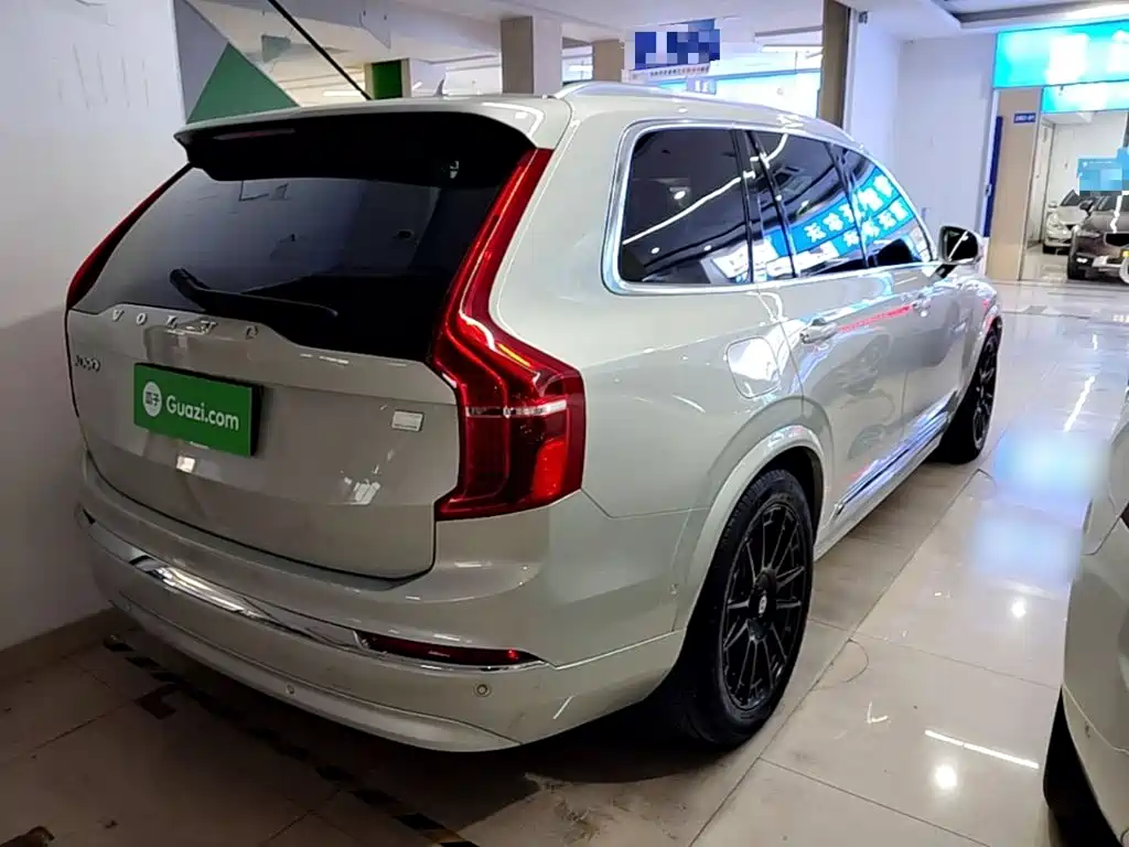 Volvo XC90 PHEV — фото 6