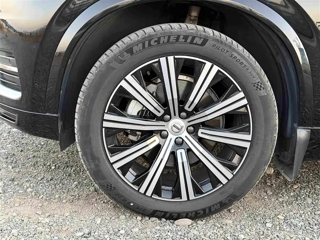 Volvo XC90 — фото 14