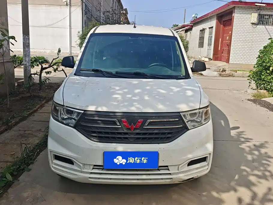 Wuling Hongguang V — фото 2