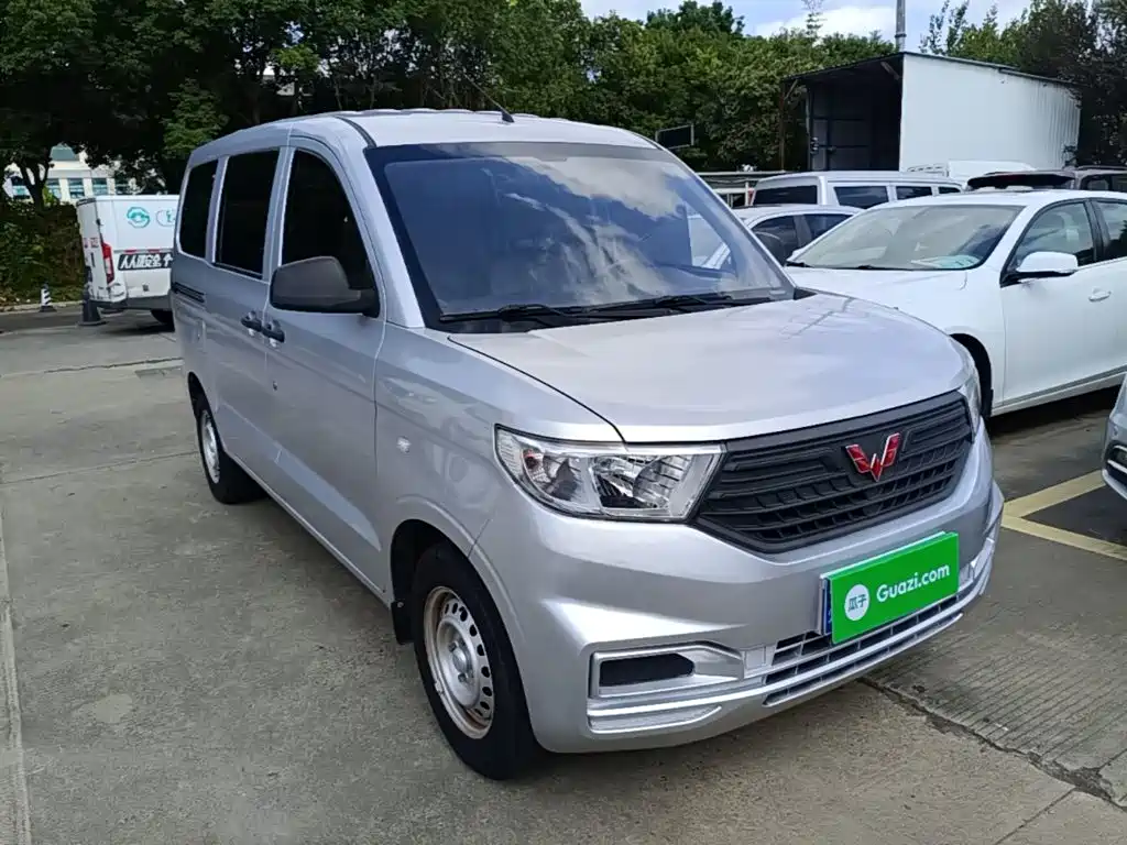 Wuling Hongguang V — фото 3