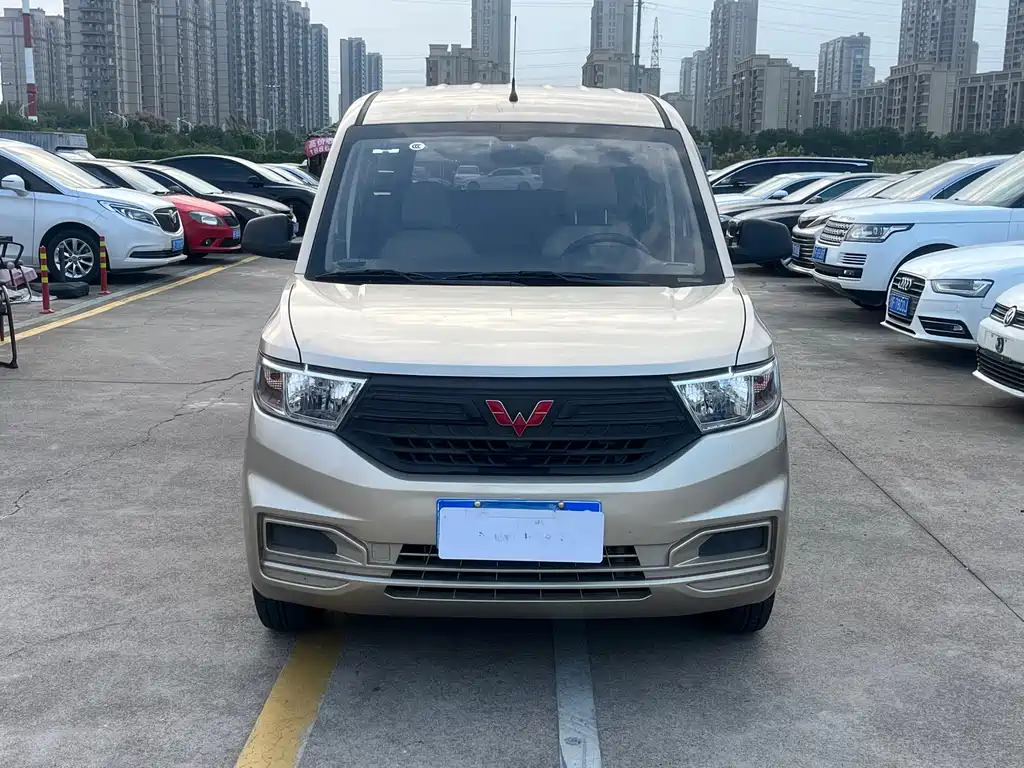 Wuling Hongguang V — фото 2