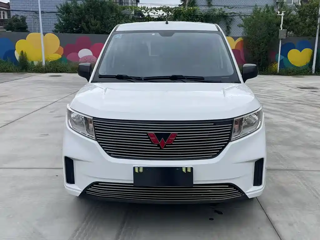 Wuling Hongguang PLUS — фото 2