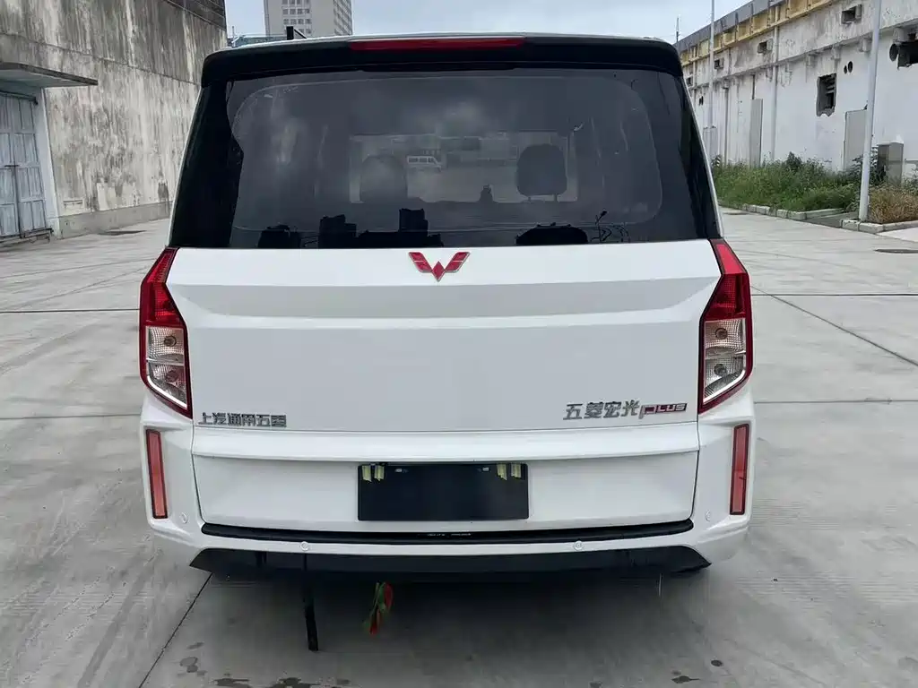 Wuling Hongguang PLUS — фото 8