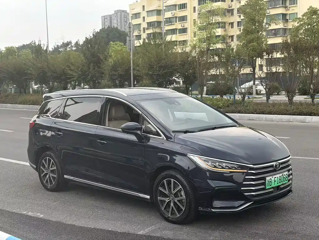 BYD MAX New Energy — фото 3