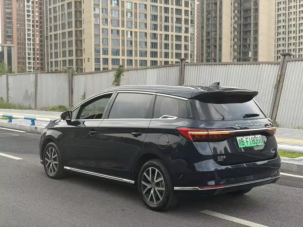 BYD MAX New Energy — фото 6