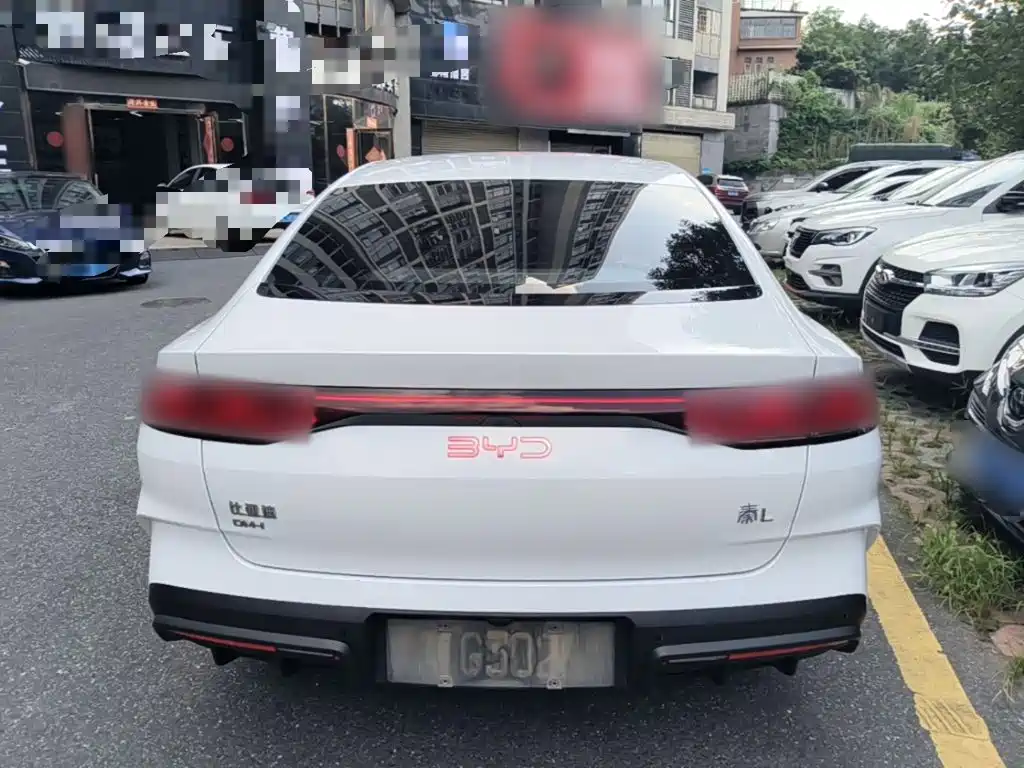 BYD Qin L — фото 6