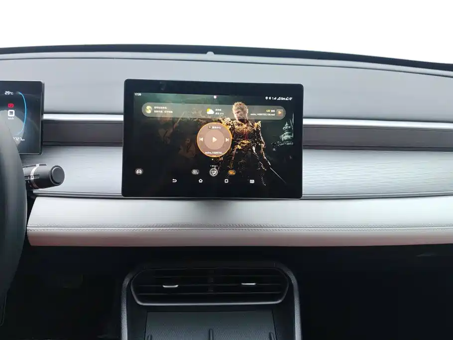 BYD Seal 05 DM-i — фото 13