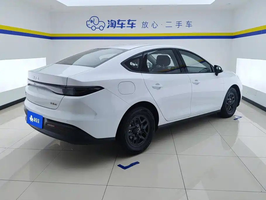 BYD Seal 05 DM-i — фото 3