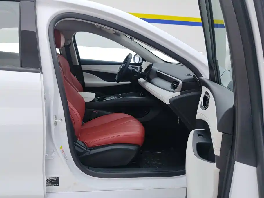 BYD Seal 05 DM-i — фото 8