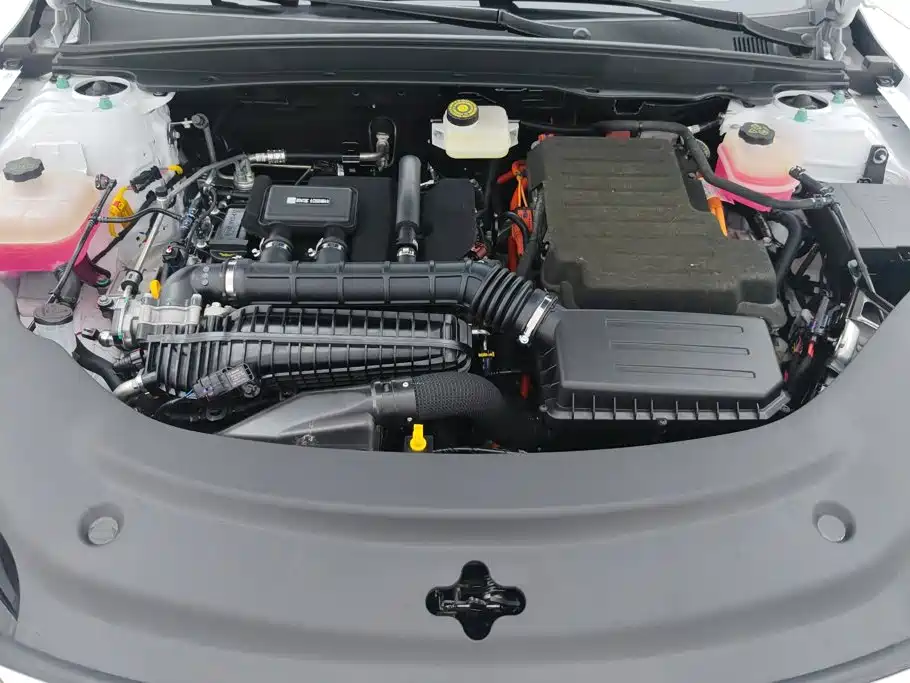 BYD Seal 05 DM-i — фото 10