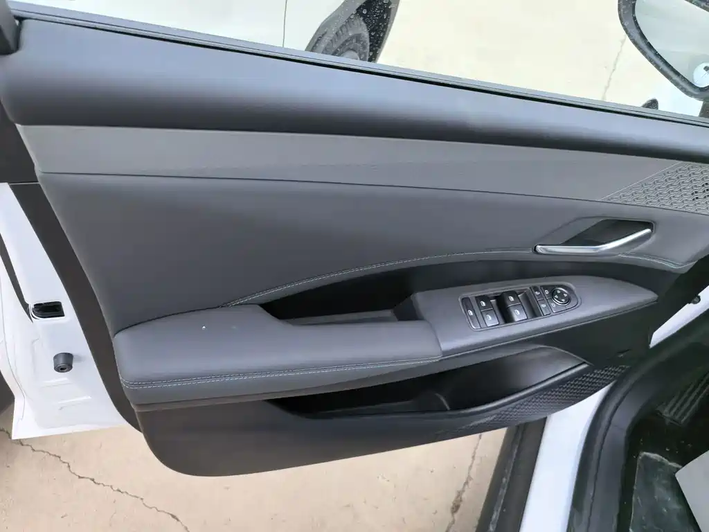 BYD Qin PLUS — фото 10