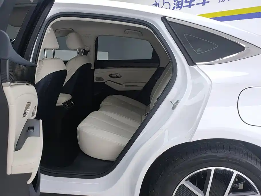 BYD Qin L — фото 11