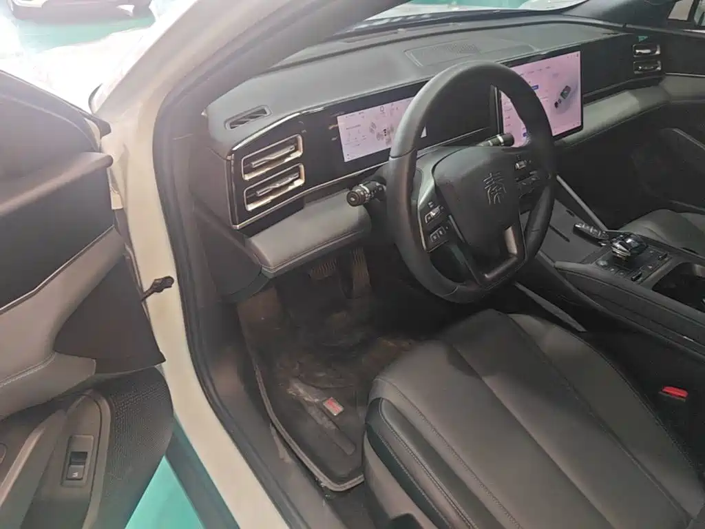 BYD Qin L — фото 16