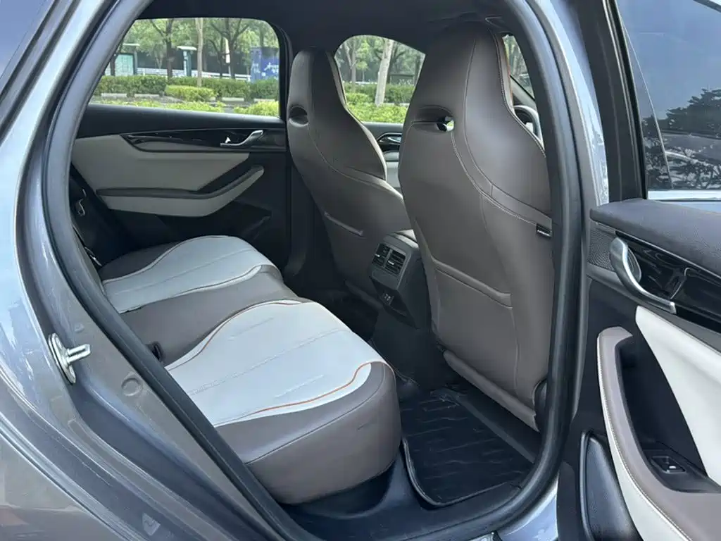 BYD Qin PLUS — фото 15