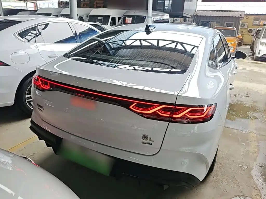 BYD Qin L — фото 6