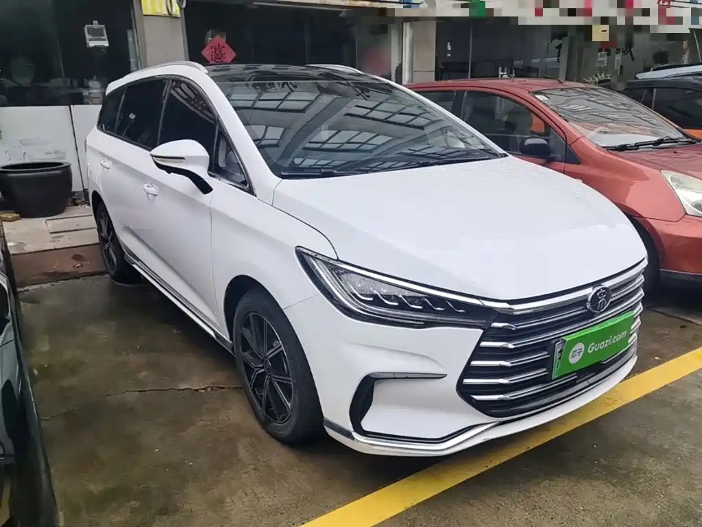 BYD MAX New Energy — фото 4