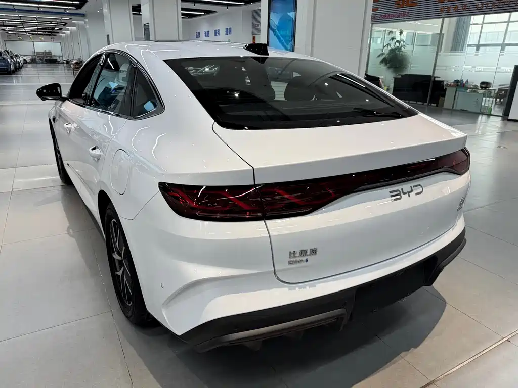BYD Qin L — фото 4