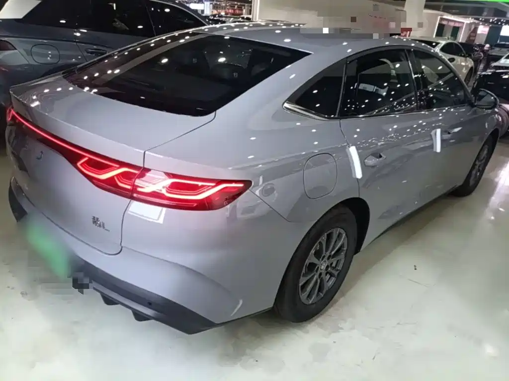 BYD Qin L — фото 7