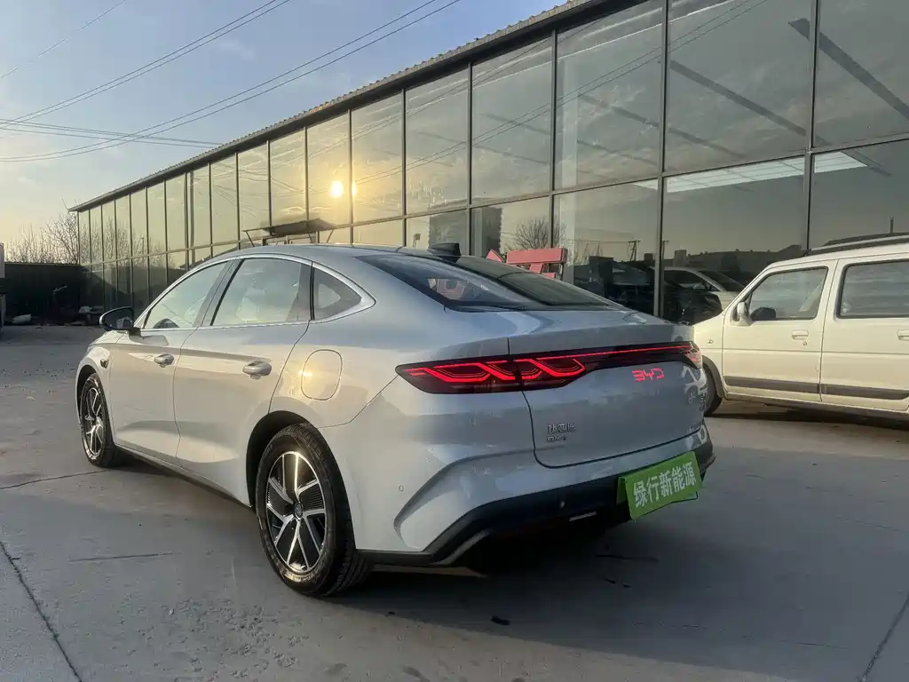 BYD Qin L — фото 11
