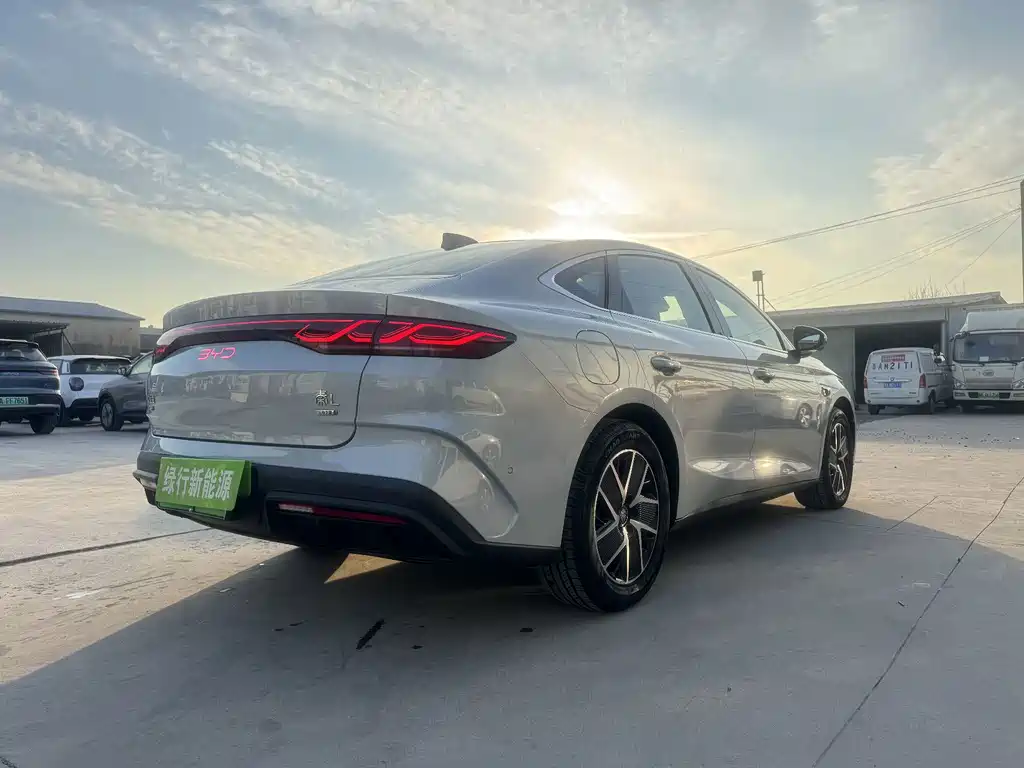 BYD Qin L — фото 12
