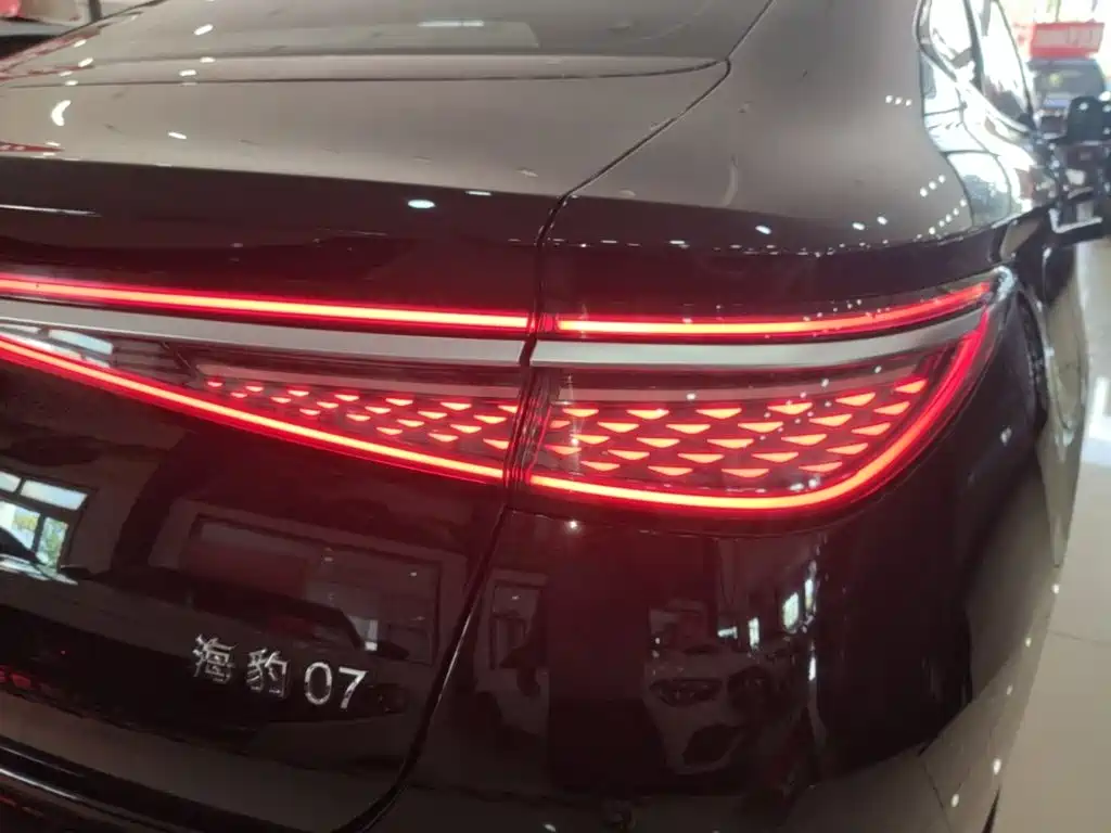 BYD Seal 07 DM-i — фото 8