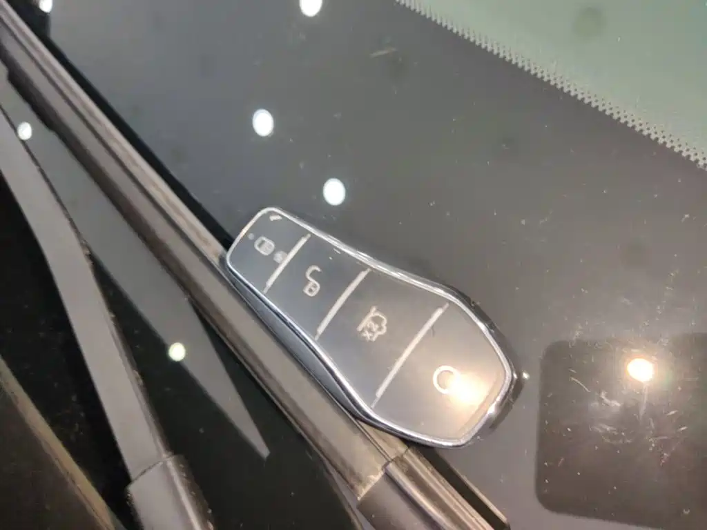 BYD Seal 07 DM-i — фото 9