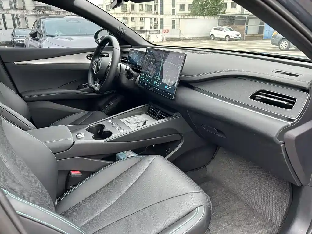 BYD Seal 06 DM-i Touring — фото 17