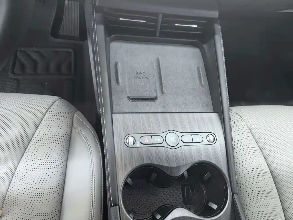 BYD Seal 06 DM-i Touring — фото 13
