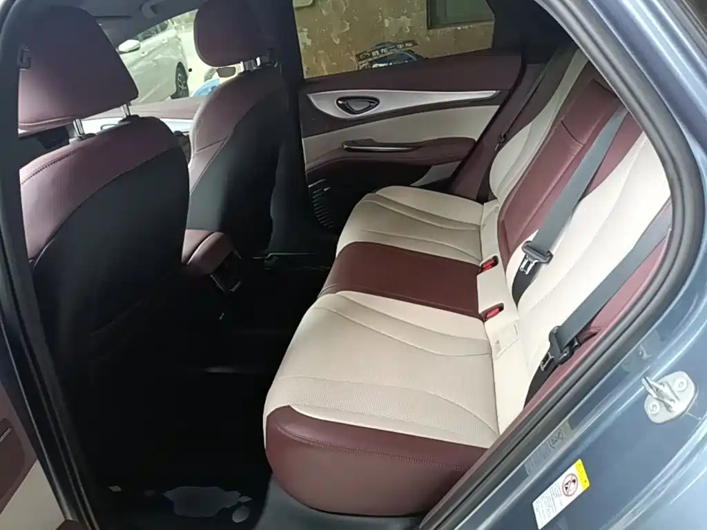 BYD Seal 07 DM-i — фото 17